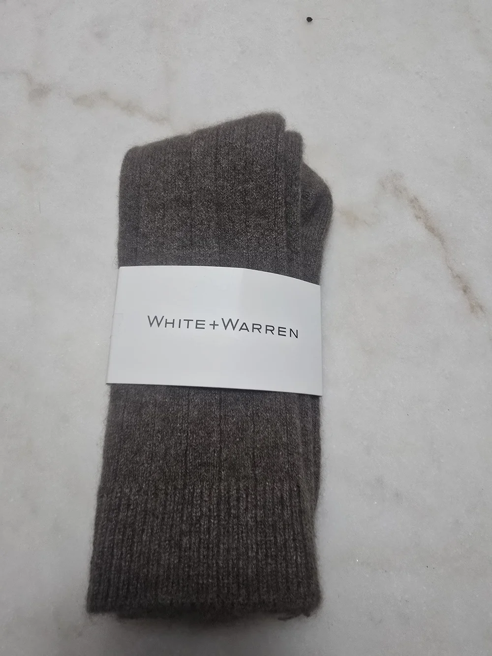 White + Warren Men’s Ribbed Crew Socks in Charcoal